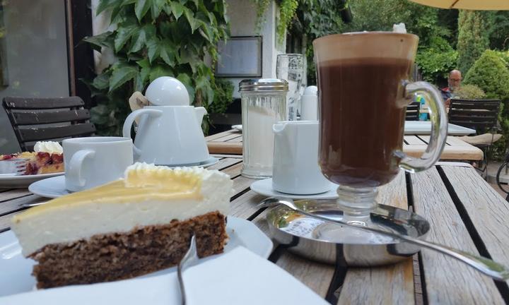 Galerie-Cafe Webstuhl